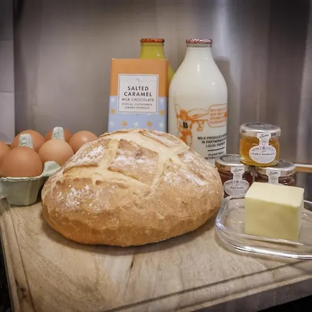 The Square Garden In For Up To 4 Guests