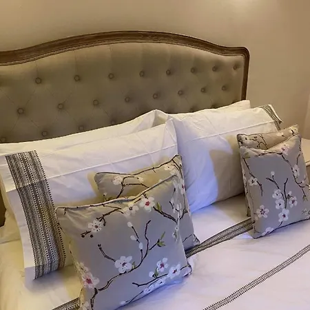 The Square Garden In For Up To 4 Guests Διαμέρισμα