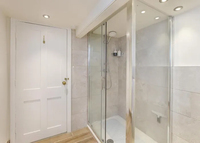 The Square Garden In For Up To 4 Guests * 约克