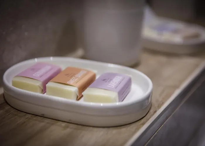 The Square Garden In For Up To 4 Guests 公寓 *